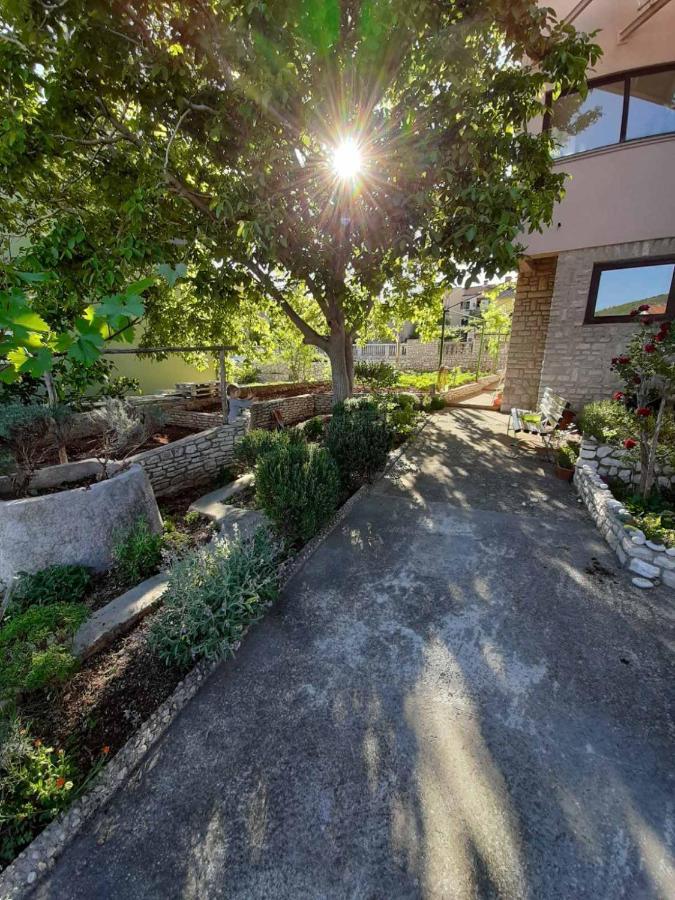 Apartments Renato Muzic Cres Exterior foto